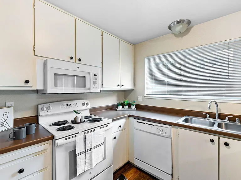 54 Quay Ct — Photo 83