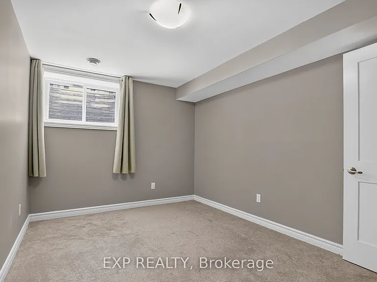 98 Seabert Dr — Photo 27