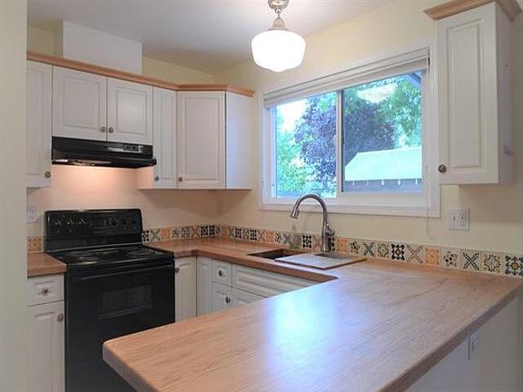 2nd image of 2124 Topaz St