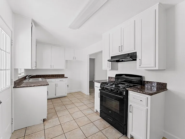 5326 Newkirk Ln — Photo 8