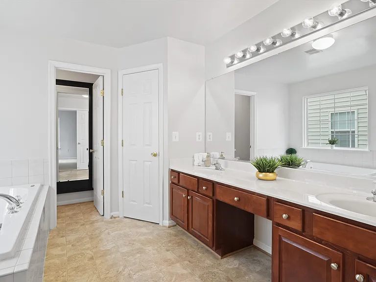 14203 Murphy Ter — Photo 11