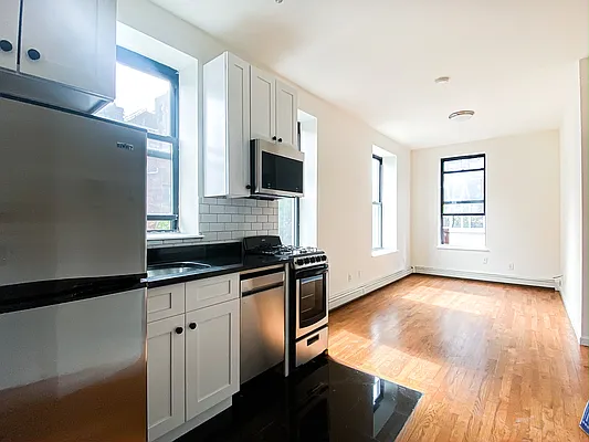 Rented by City Connections Realty | media 15