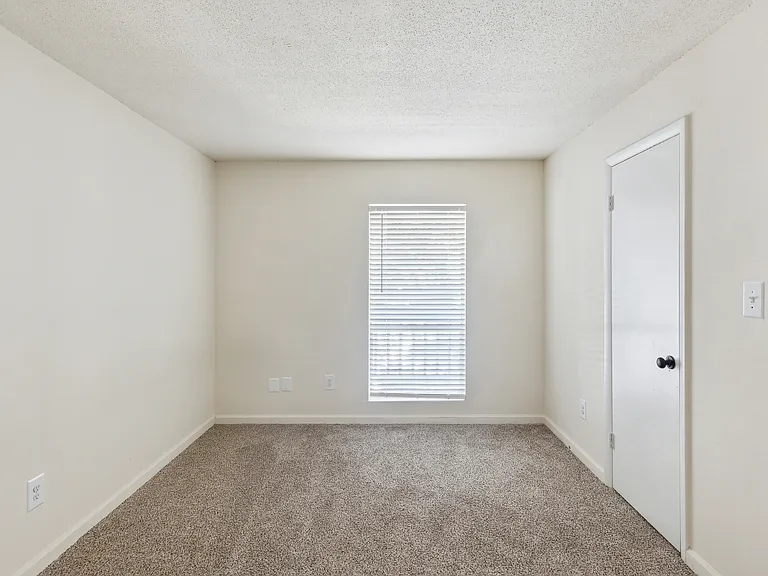 Overlook Apartments — Photo 45