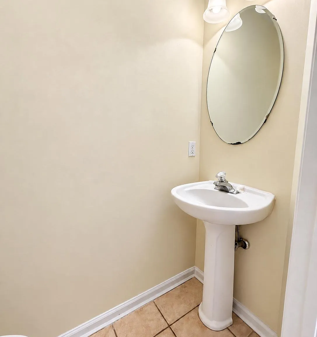 3 bed, 2.5 bath, 2100 sqft, $2,950 — Photo 4