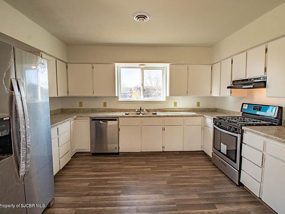 5th image of 406 E Cedar Ave
