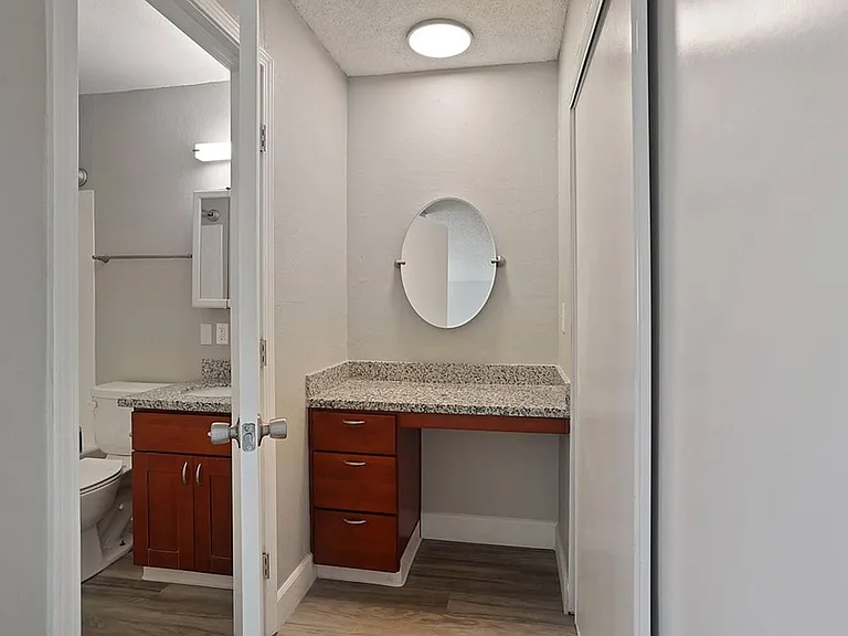 Elevate Apartments — Photo 18