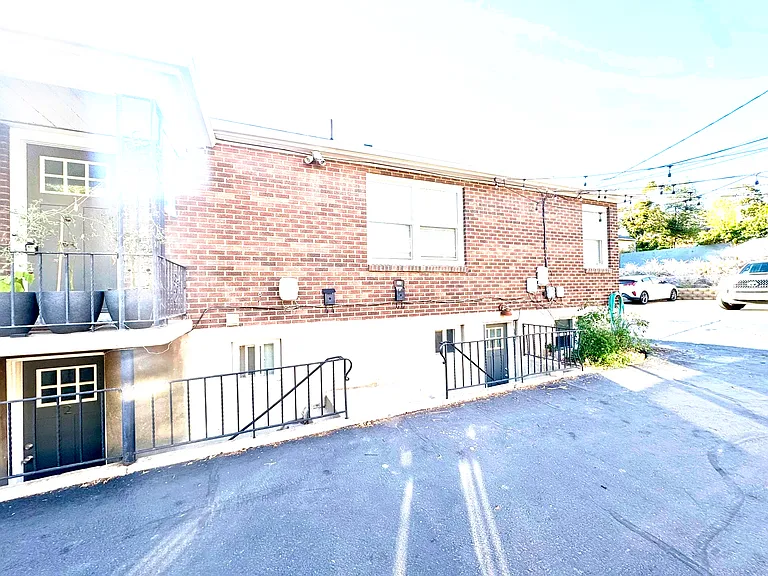 275 E 5th Ave — Photo 10