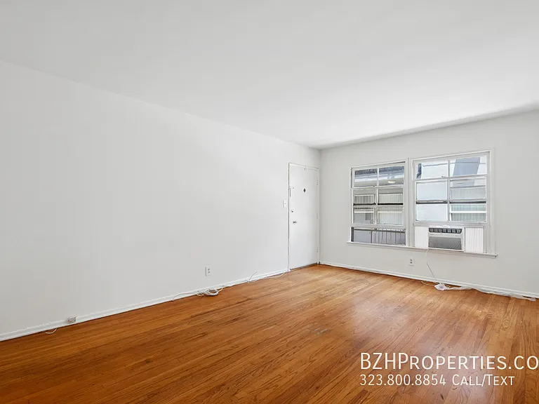 1138 S Sherbourne Dr #3A — Photo 2