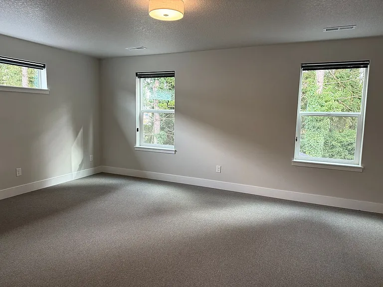 9702 NE 29th Ave — Photo 11