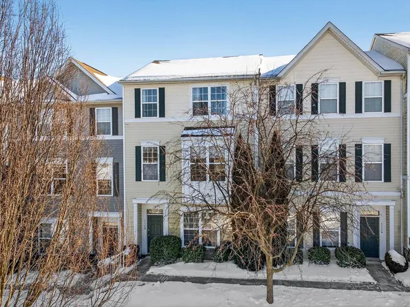 1120 Blue Bird Ln, York, PA 17402