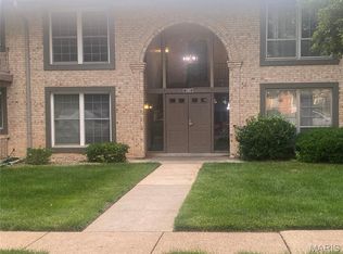 2065 Carefree Ln APT G, Florissant, MO 63033