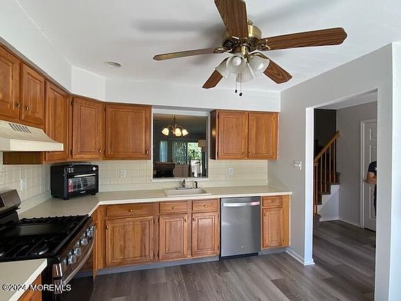 4th image of 32 Oliver Ct Unit 8