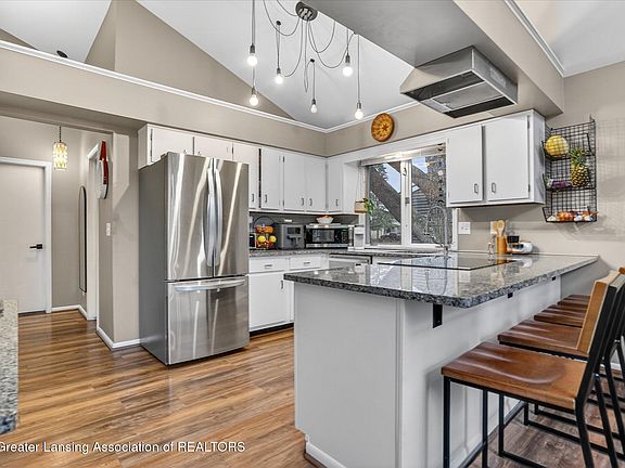 5th image of 1800-1810 Foxcroft Rd