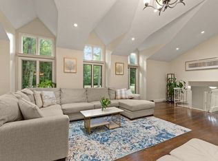 44 Eisenhower Dr, Sharon, MA 02067