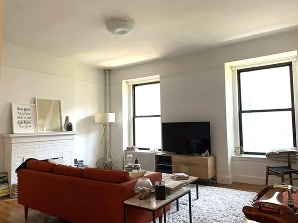 258 West 22nd Street image 1 of 3