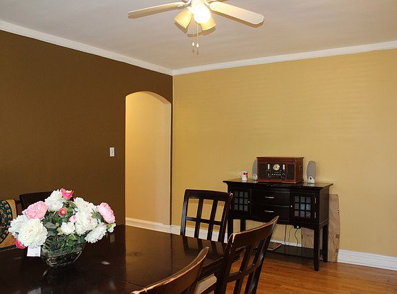 5th image of 6056 N Claremont Ave APT 1N