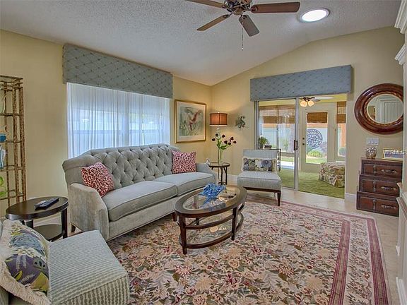 4th image of 1389 Chateau Way