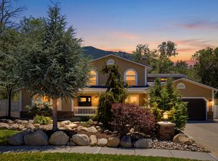 2744 E Woodhampton Cir, Sandy, UT 84092