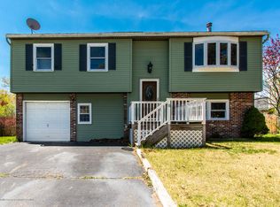 15 Redwood Ln, Little Egg Harbor, NJ