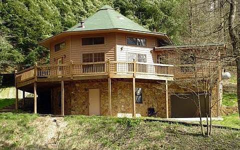 3 story w 1car garage