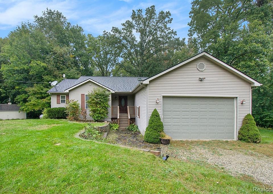 11064 Cedar River Estates Dr, Fowlerville, MI 48836 Zillow