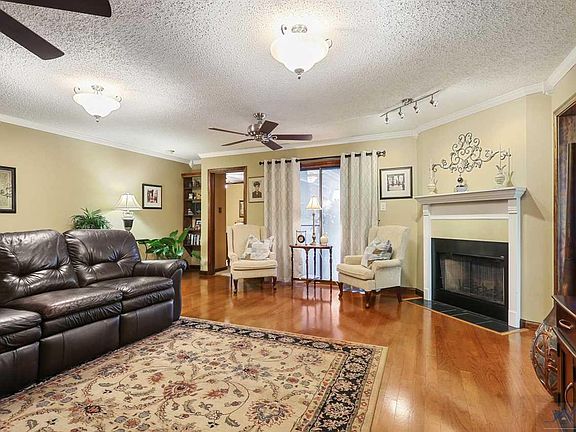 4th image of 603 Wellington Dr