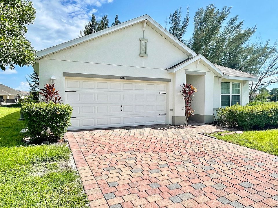 1st image of 604 SW 26th St