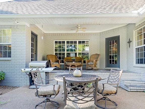 4th image of 51 Woodmanor Pl
