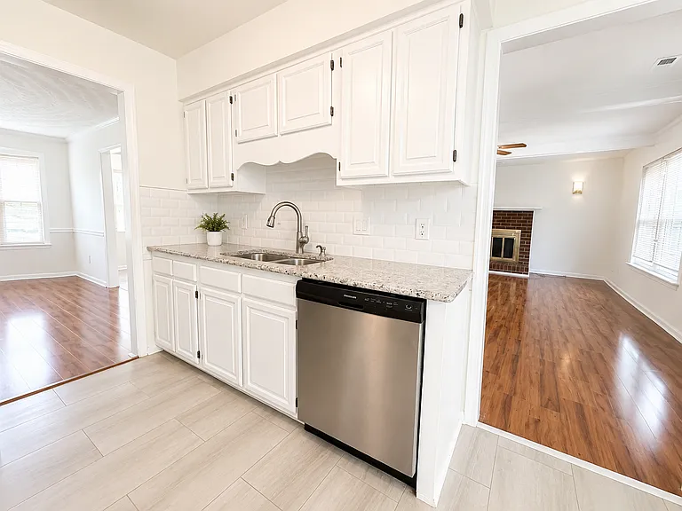 5125 Middlebrook Ct — Photo 3