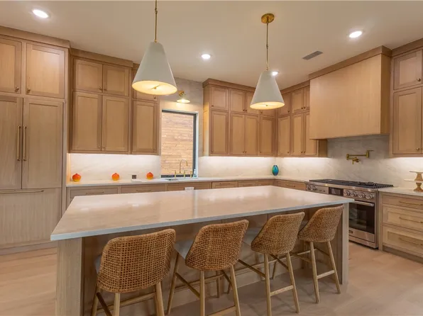 212 SW Glover St, Bentonville, AR 72712