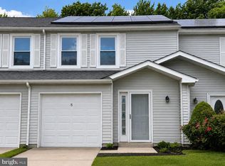 5 Society Ct, Burlington, NJ 08016