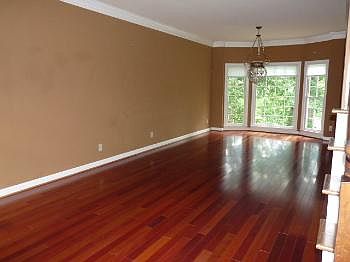 5th image of 236 Colonial Dr