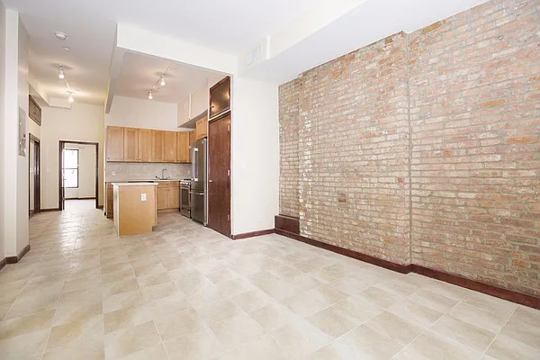 Rented by Paramount And Bond Real Estate | media 6