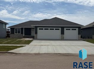6629 E 49th St, Sioux Falls, SD 57110