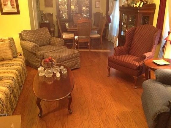 2nd image of 604 Sweetbriar Dr