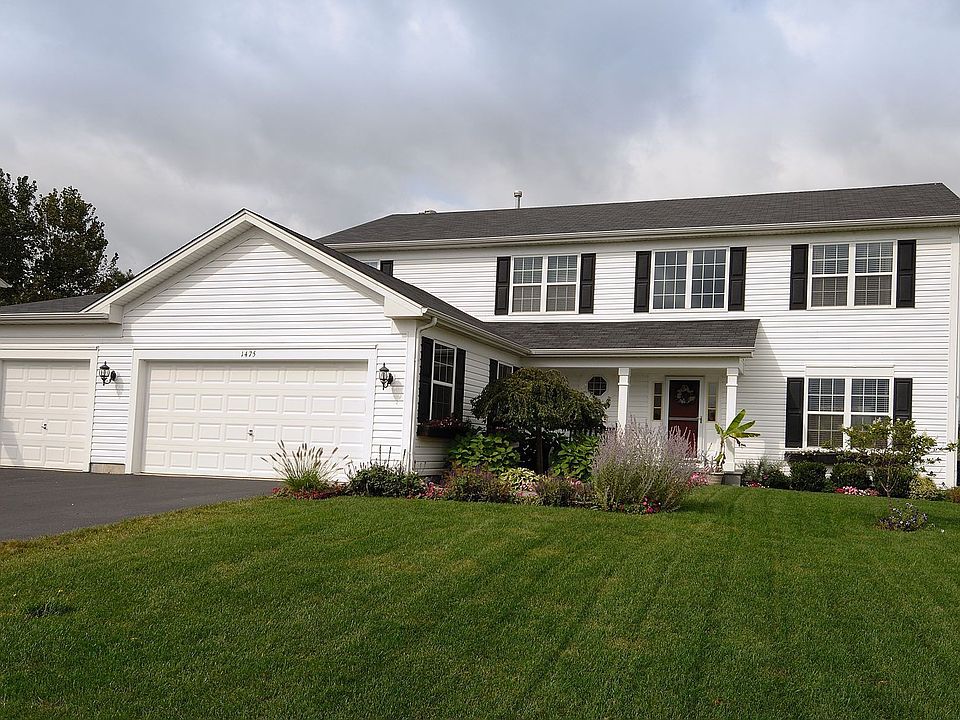 Surrounded on 3 sides by nature preserve