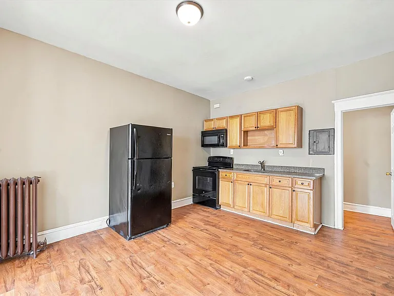 2106 Orthodox St — Photo 12