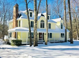 59 Woodlot Rd, Amherst, MA 01002