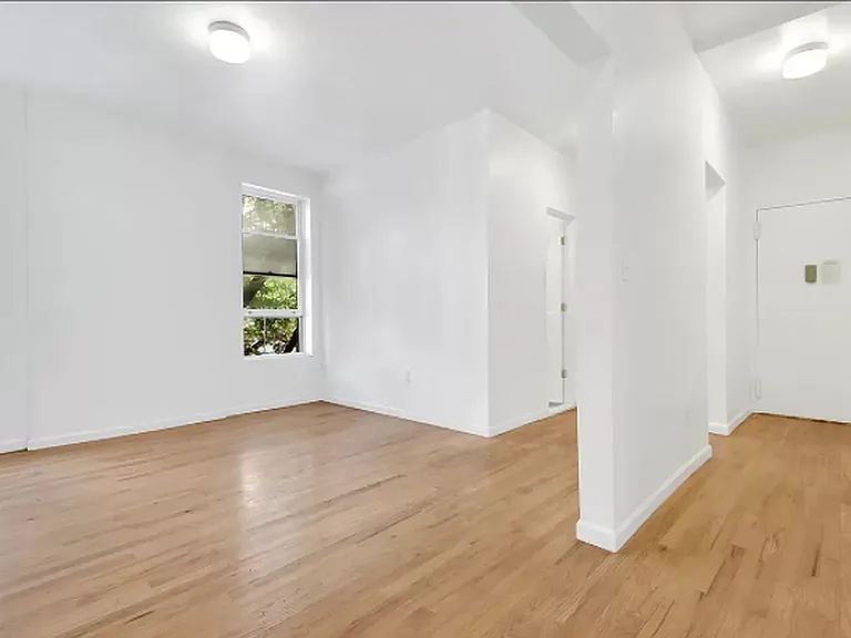 200 W 82nd St #2W — Photo 1