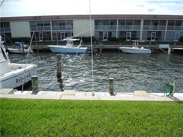 1st image of 110 Wettaw Ln APT 105