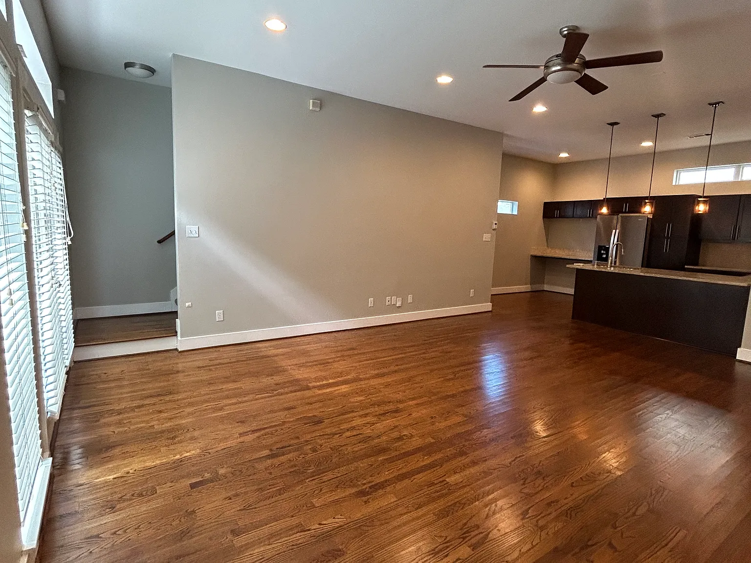 2 bed, 2.5 bath, 1403 sqft, $2,800 — Photo 4