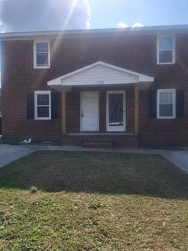 1700 Fletcher Dr Photo 1