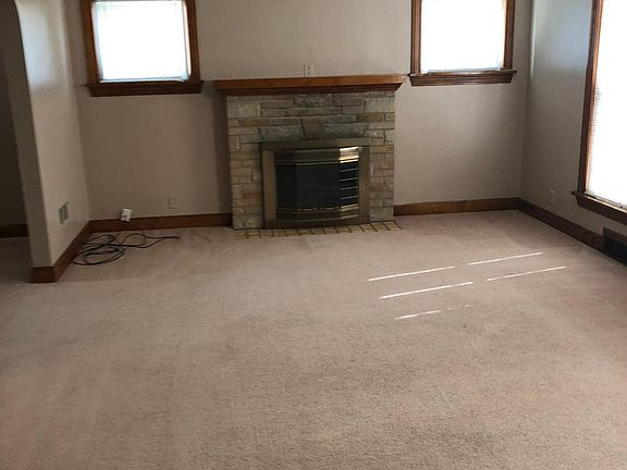 4th image of 1053 S Main St