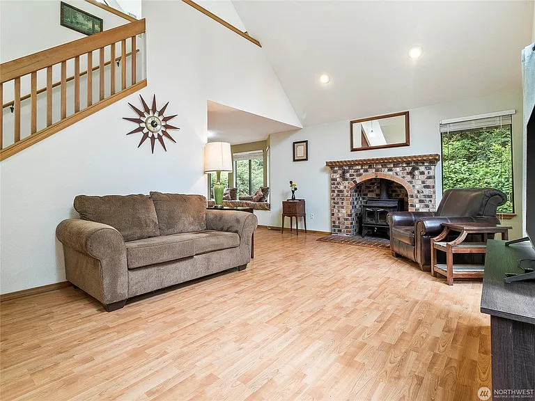 2277 Big Timber Pl SE — Photo 2