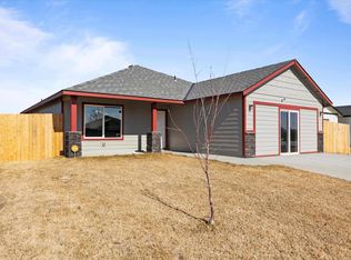 636 E Franklin St, Connell, WA 99326