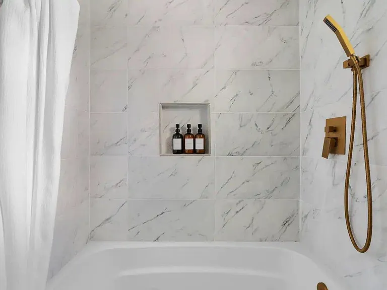 2204 Delcrest Dr — Photo 25