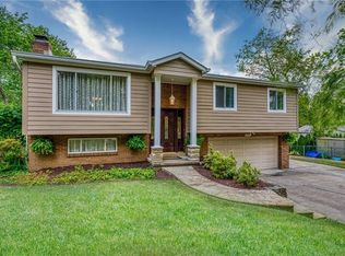 5498 Pleasant St, South Park, PA 15129