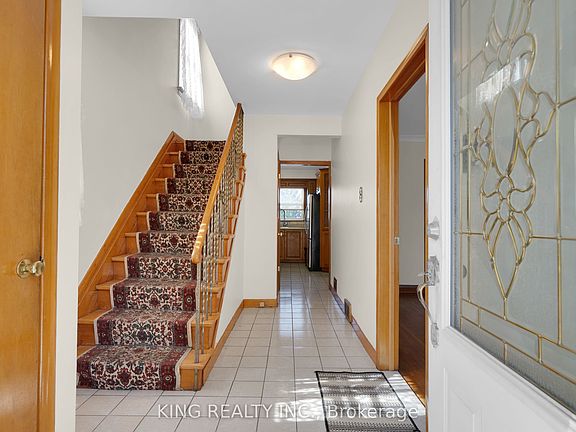 4th image of 2604 Keele St