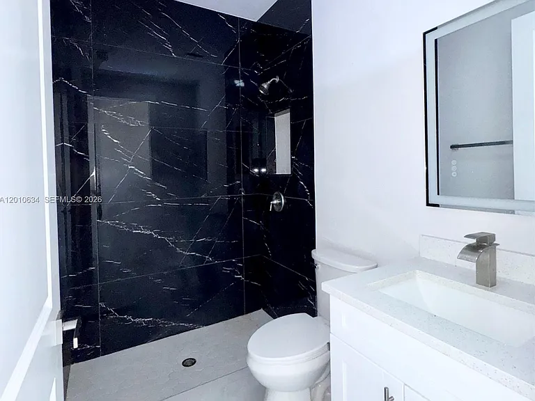 819 Eisenhower Blvd #819 — Photo 14