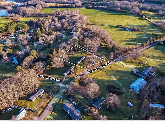 3rd image of 862 N Old Mill Rd